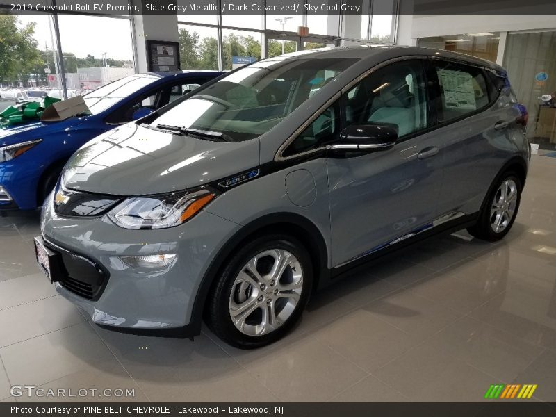 Front 3/4 View of 2019 Bolt EV Premier