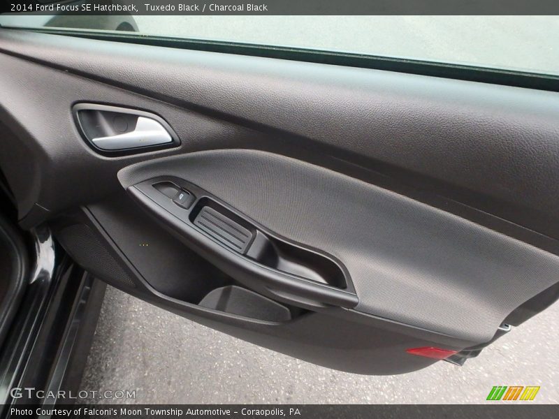 Tuxedo Black / Charcoal Black 2014 Ford Focus SE Hatchback