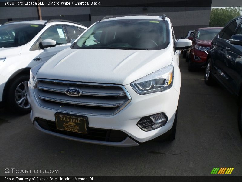 Oxford White / Charcoal Black 2018 Ford Escape SEL