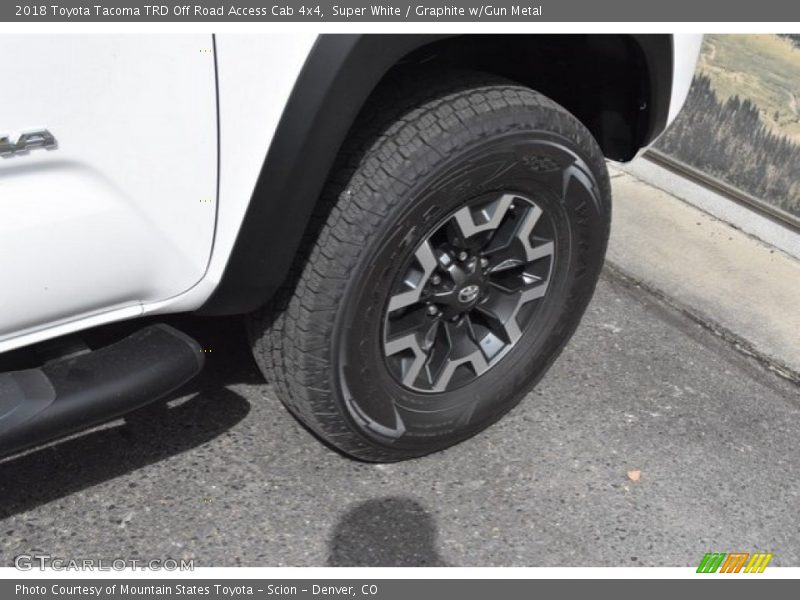 Super White / Graphite w/Gun Metal 2018 Toyota Tacoma TRD Off Road Access Cab 4x4