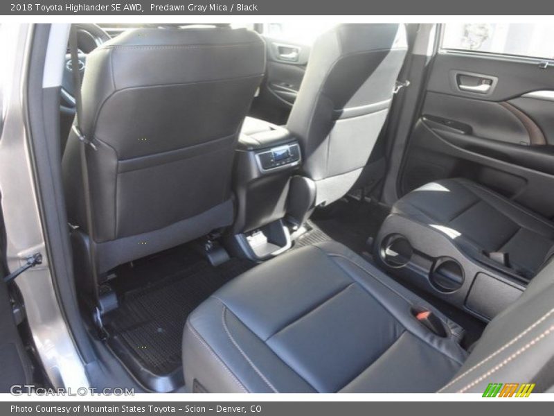 Predawn Gray Mica / Black 2018 Toyota Highlander SE AWD