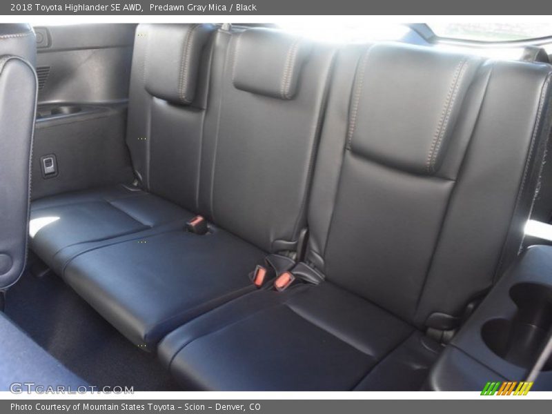 Predawn Gray Mica / Black 2018 Toyota Highlander SE AWD