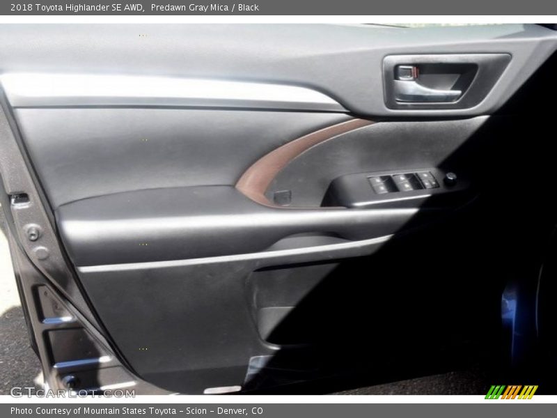 Predawn Gray Mica / Black 2018 Toyota Highlander SE AWD