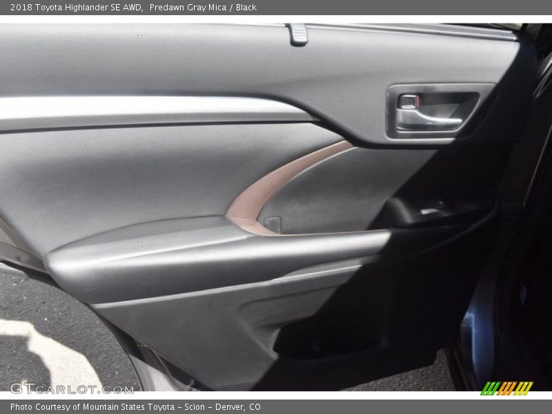 Predawn Gray Mica / Black 2018 Toyota Highlander SE AWD