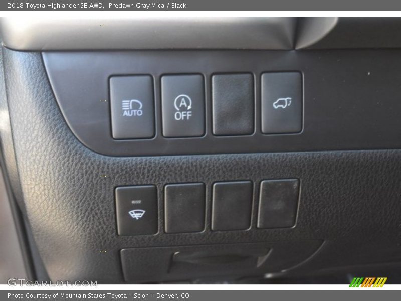Predawn Gray Mica / Black 2018 Toyota Highlander SE AWD