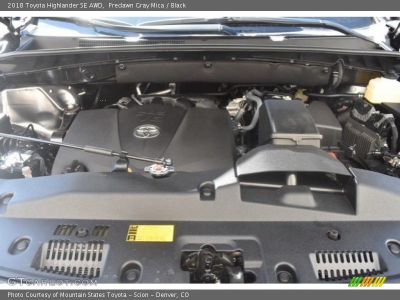 Predawn Gray Mica / Black 2018 Toyota Highlander SE AWD