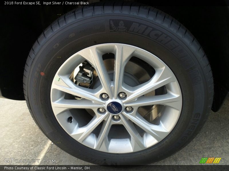 Ingot Silver / Charcoal Black 2018 Ford Escape SE