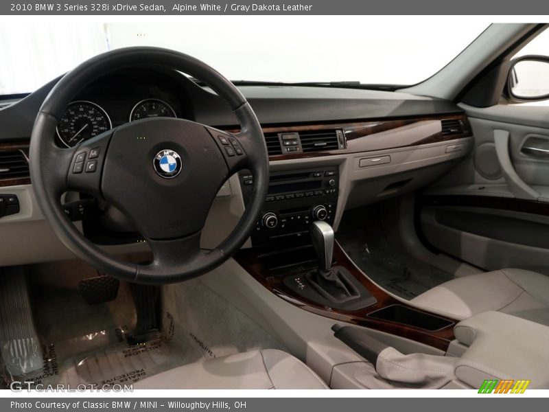 Alpine White / Gray Dakota Leather 2010 BMW 3 Series 328i xDrive Sedan