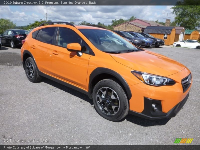 Front 3/4 View of 2019 Crosstrek 2.0i Premium