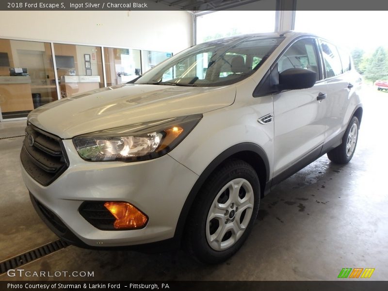 Ingot Silver / Charcoal Black 2018 Ford Escape S