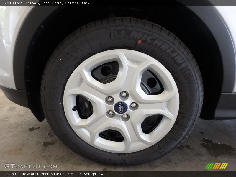 Ingot Silver / Charcoal Black 2018 Ford Escape S