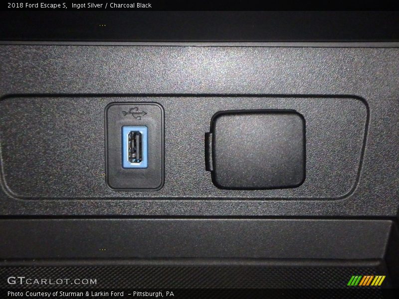 Ingot Silver / Charcoal Black 2018 Ford Escape S