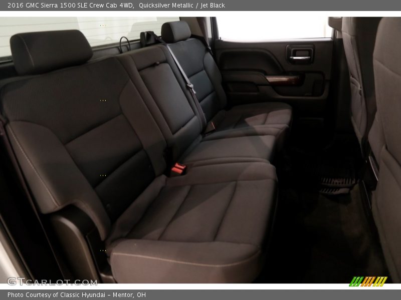 Quicksilver Metallic / Jet Black 2016 GMC Sierra 1500 SLE Crew Cab 4WD
