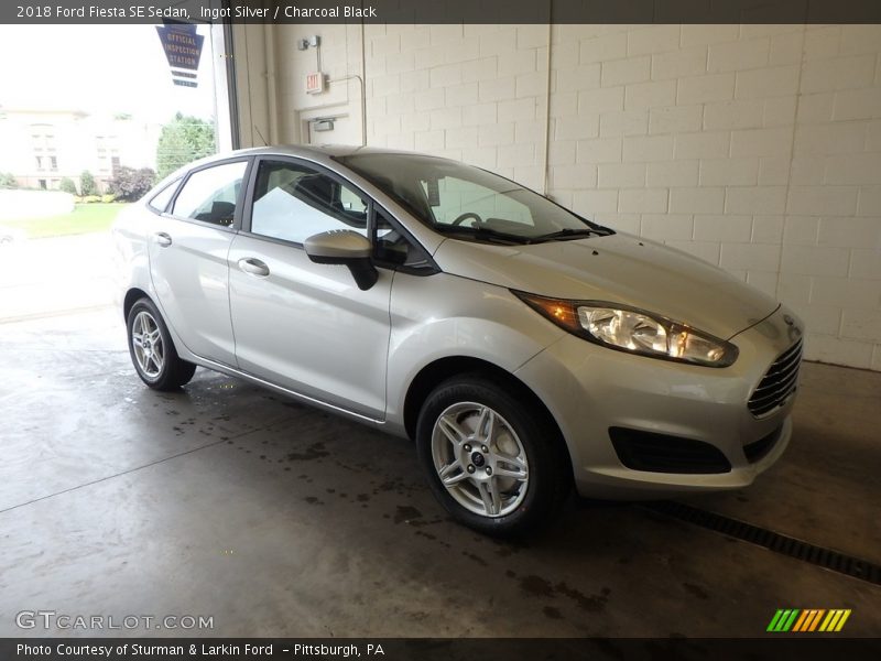 Ingot Silver / Charcoal Black 2018 Ford Fiesta SE Sedan