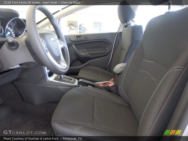 Ingot Silver / Charcoal Black 2018 Ford Fiesta SE Sedan