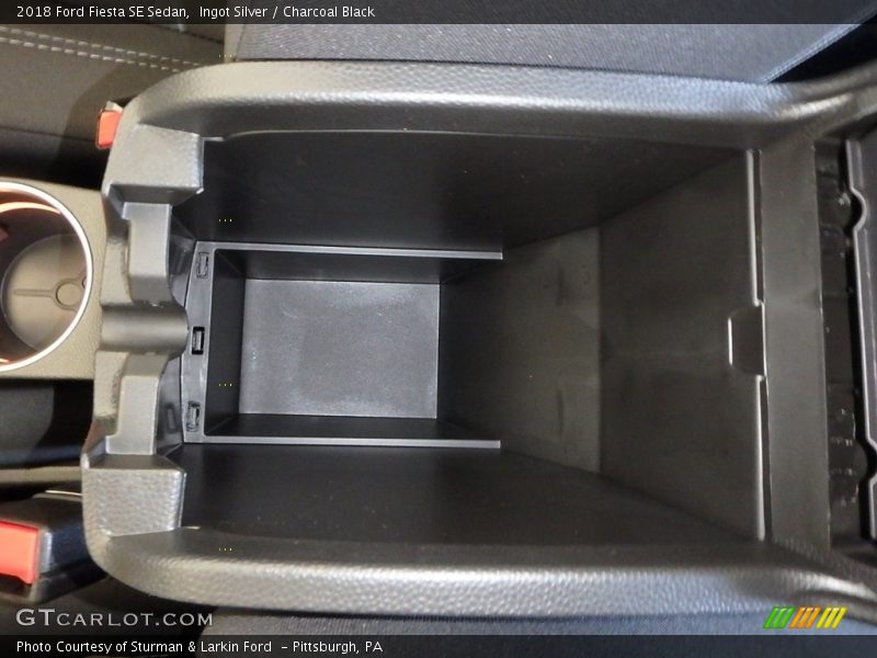 Ingot Silver / Charcoal Black 2018 Ford Fiesta SE Sedan