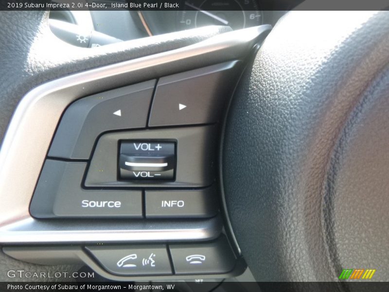  2019 Impreza 2.0i 4-Door Steering Wheel