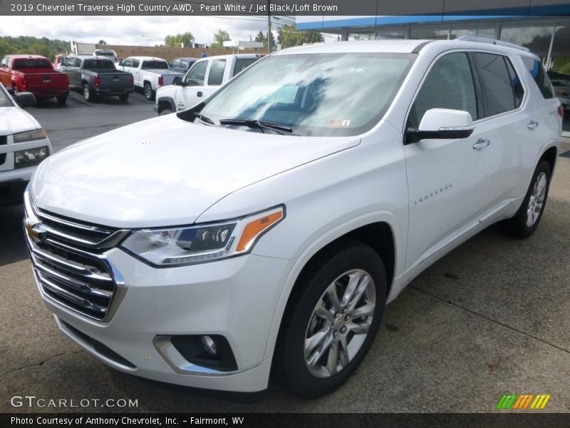Front 3/4 View of 2019 Traverse High Country AWD