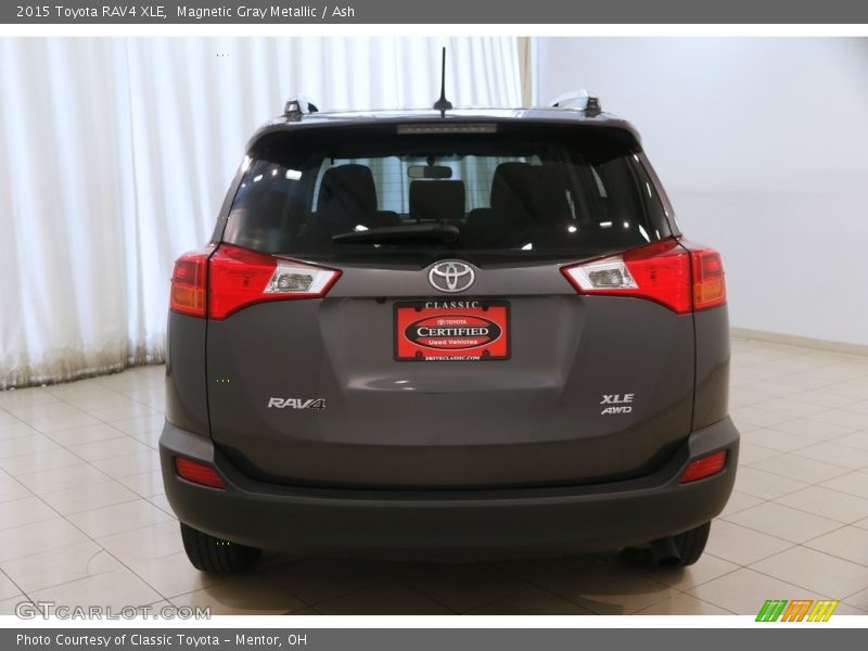 Magnetic Gray Metallic / Ash 2015 Toyota RAV4 XLE