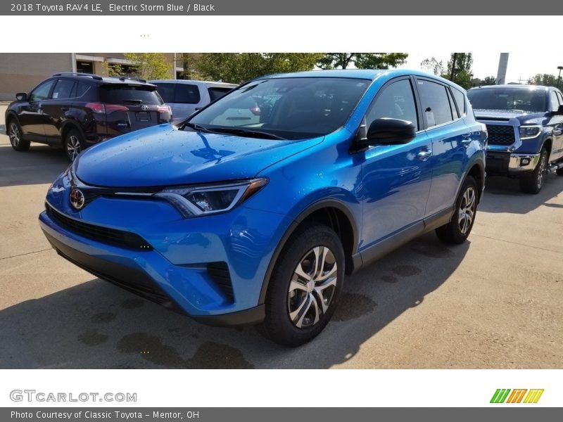 Electric Storm Blue / Black 2018 Toyota RAV4 LE