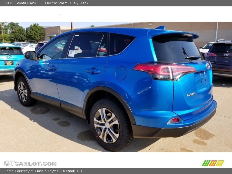 Electric Storm Blue / Black 2018 Toyota RAV4 LE