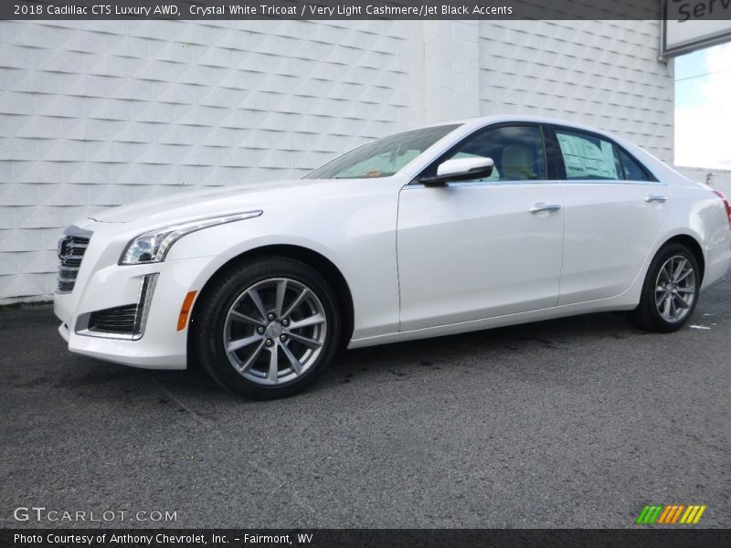 Front 3/4 View of 2018 CTS Luxury AWD