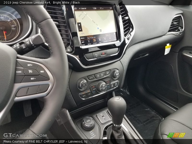 Bright White / Black 2019 Jeep Cherokee Limited 4x4