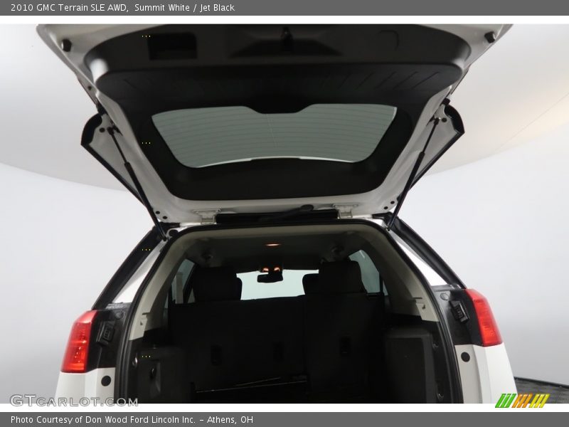 Summit White / Jet Black 2010 GMC Terrain SLE AWD