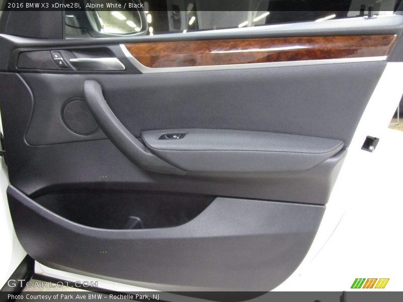 Alpine White / Black 2016 BMW X3 xDrive28i