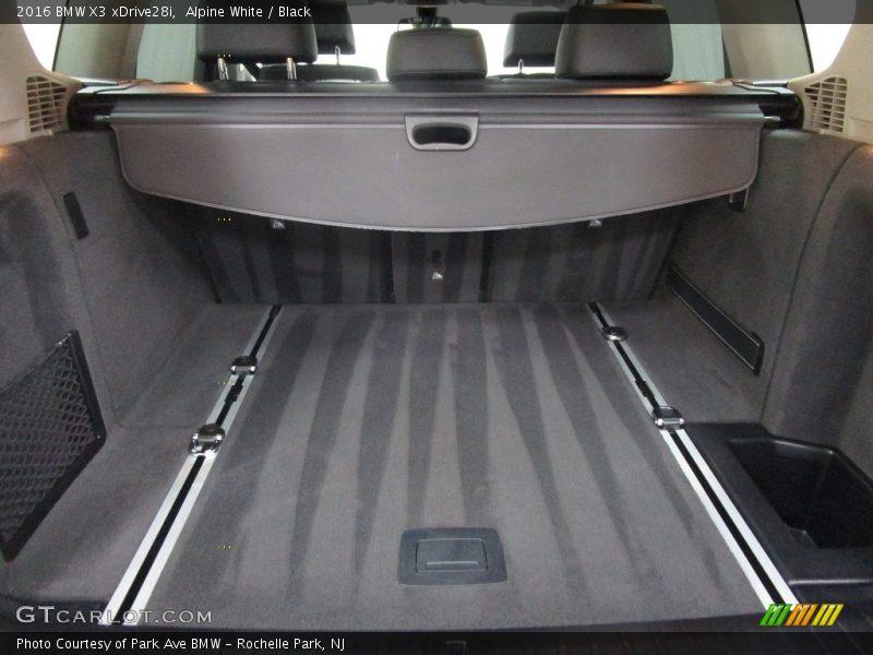 Alpine White / Black 2016 BMW X3 xDrive28i