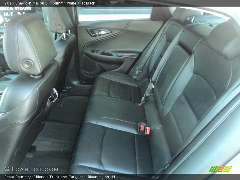 Summit White / Jet Black 2016 Chevrolet Malibu LT