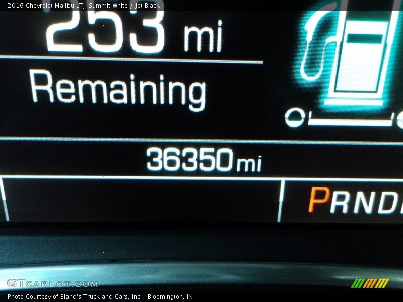 Summit White / Jet Black 2016 Chevrolet Malibu LT