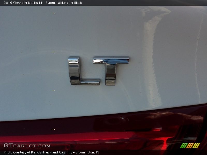 Summit White / Jet Black 2016 Chevrolet Malibu LT