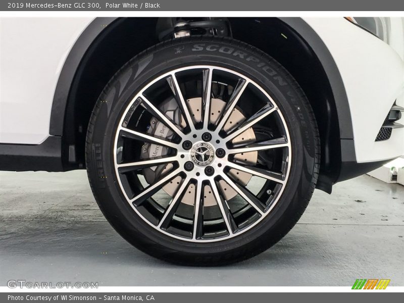 Polar White / Black 2019 Mercedes-Benz GLC 300