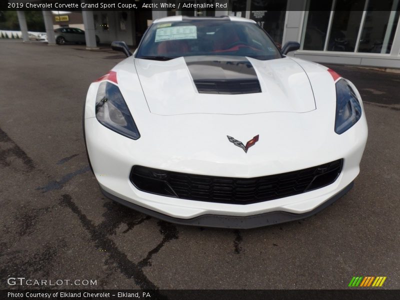 Arctic White / Adrenaline Red 2019 Chevrolet Corvette Grand Sport Coupe