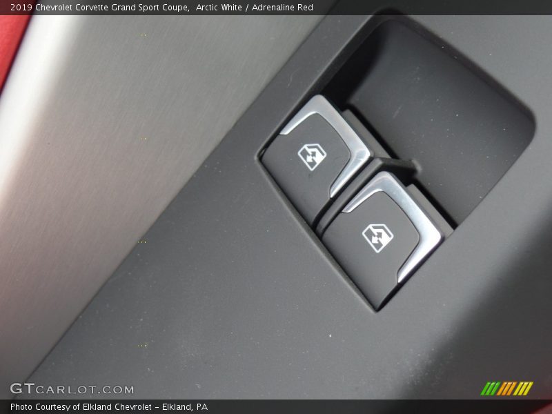 Arctic White / Adrenaline Red 2019 Chevrolet Corvette Grand Sport Coupe