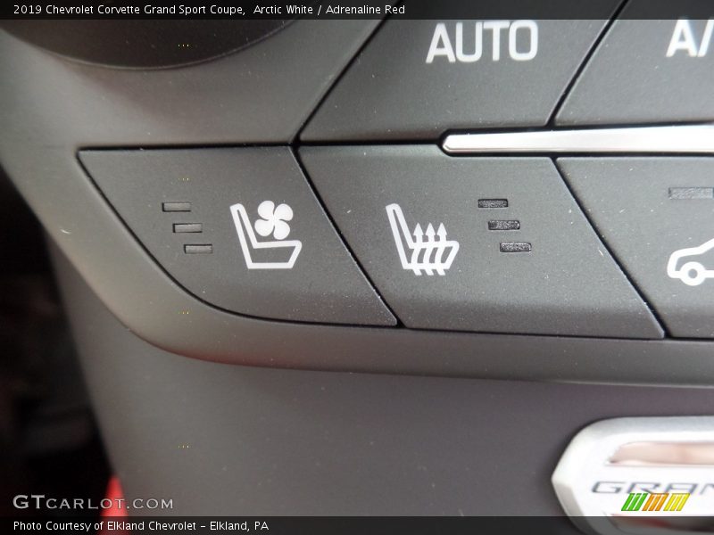 Arctic White / Adrenaline Red 2019 Chevrolet Corvette Grand Sport Coupe