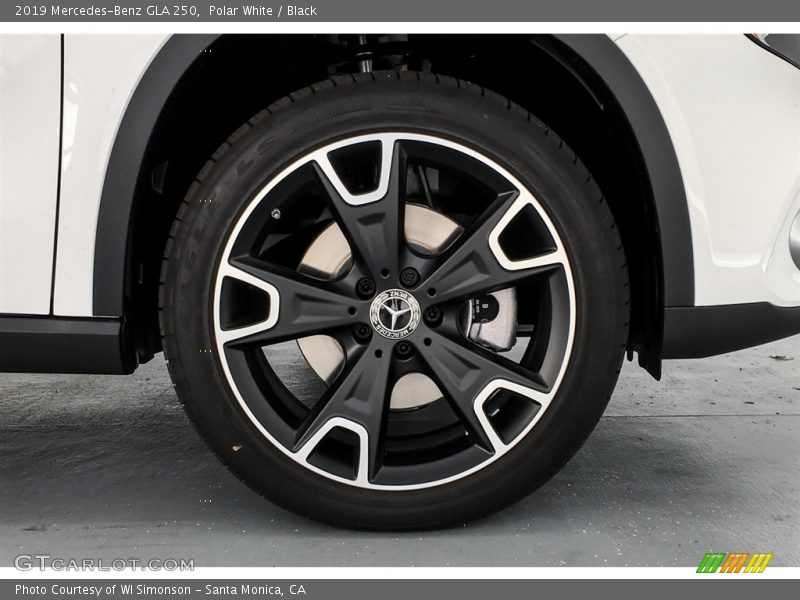 Polar White / Black 2019 Mercedes-Benz GLA 250