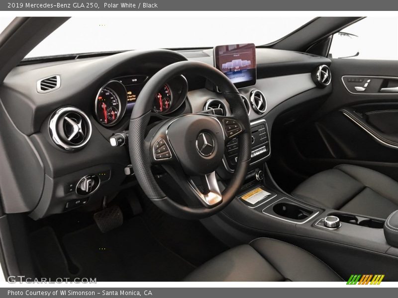 Polar White / Black 2019 Mercedes-Benz GLA 250