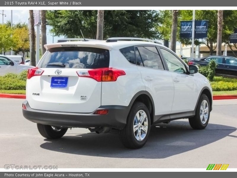 Super White / Black 2015 Toyota RAV4 XLE