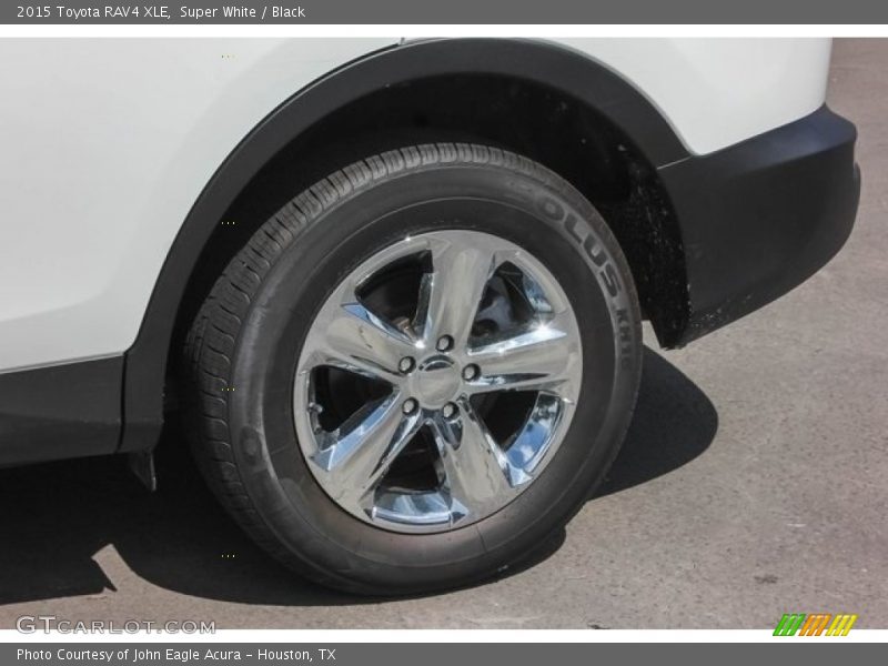 Super White / Black 2015 Toyota RAV4 XLE
