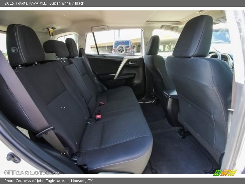Super White / Black 2015 Toyota RAV4 XLE