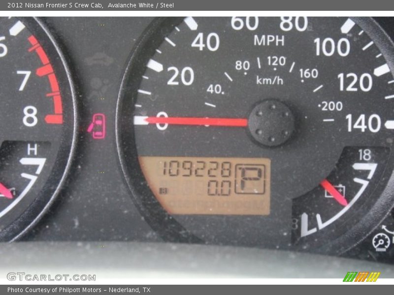 Avalanche White / Steel 2012 Nissan Frontier S Crew Cab