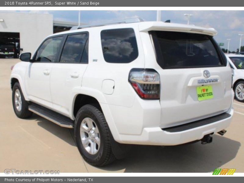 Super White / Sand Beige 2018 Toyota 4Runner SR5