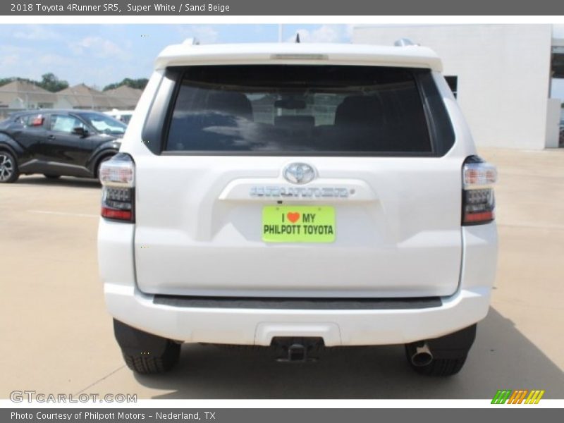 Super White / Sand Beige 2018 Toyota 4Runner SR5