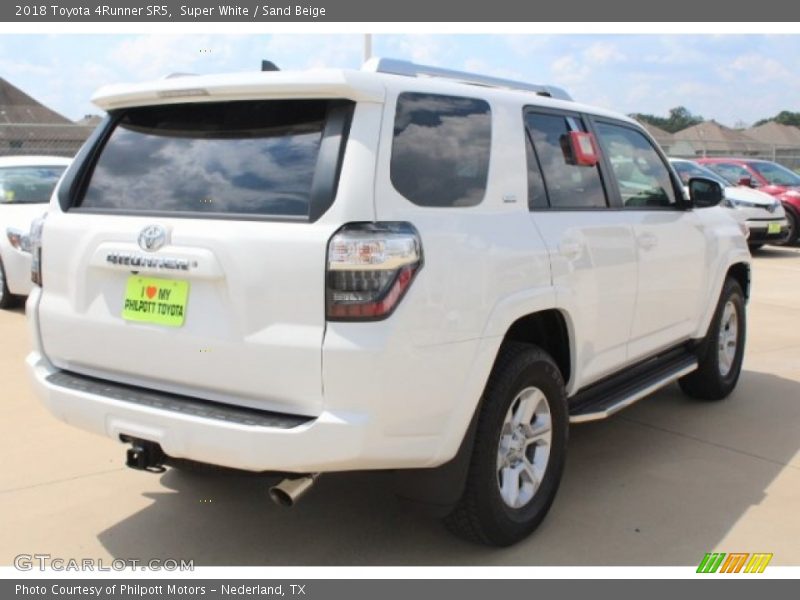 Super White / Sand Beige 2018 Toyota 4Runner SR5
