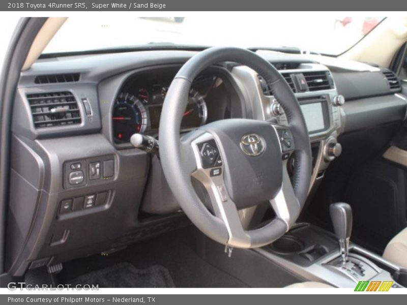 Super White / Sand Beige 2018 Toyota 4Runner SR5