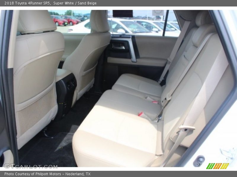 Super White / Sand Beige 2018 Toyota 4Runner SR5