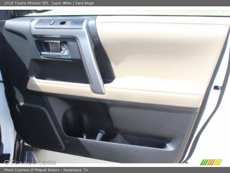 Super White / Sand Beige 2018 Toyota 4Runner SR5
