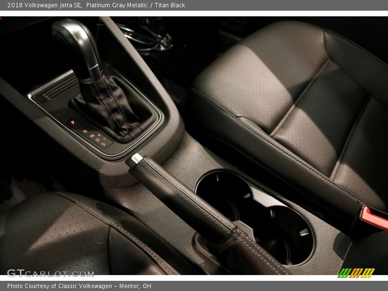 Platinum Gray Metallic / Titan Black 2018 Volkswagen Jetta SE